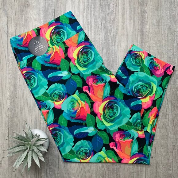 Turquoise Rainbow Roses Capri Soft Leggings - Picture 2 of 4